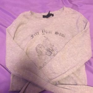 Forever 21 Grey Graphic Crop Top Ruffle Sleeves